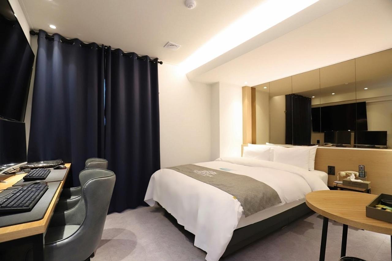 Hotel In Cafe Doksan Σεούλ Δωμάτιο φωτογραφία